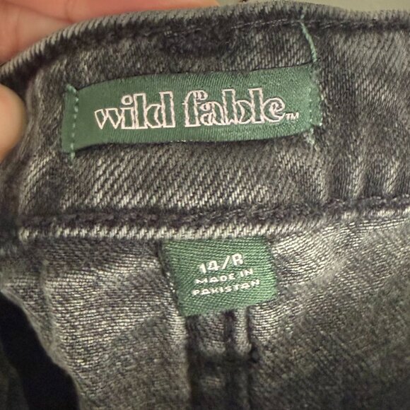 Wild Fable Super High Rise Rolled Cuff Shorts Size 14 Black/Grey Wash 2.5 inch - Picture 5 of 7